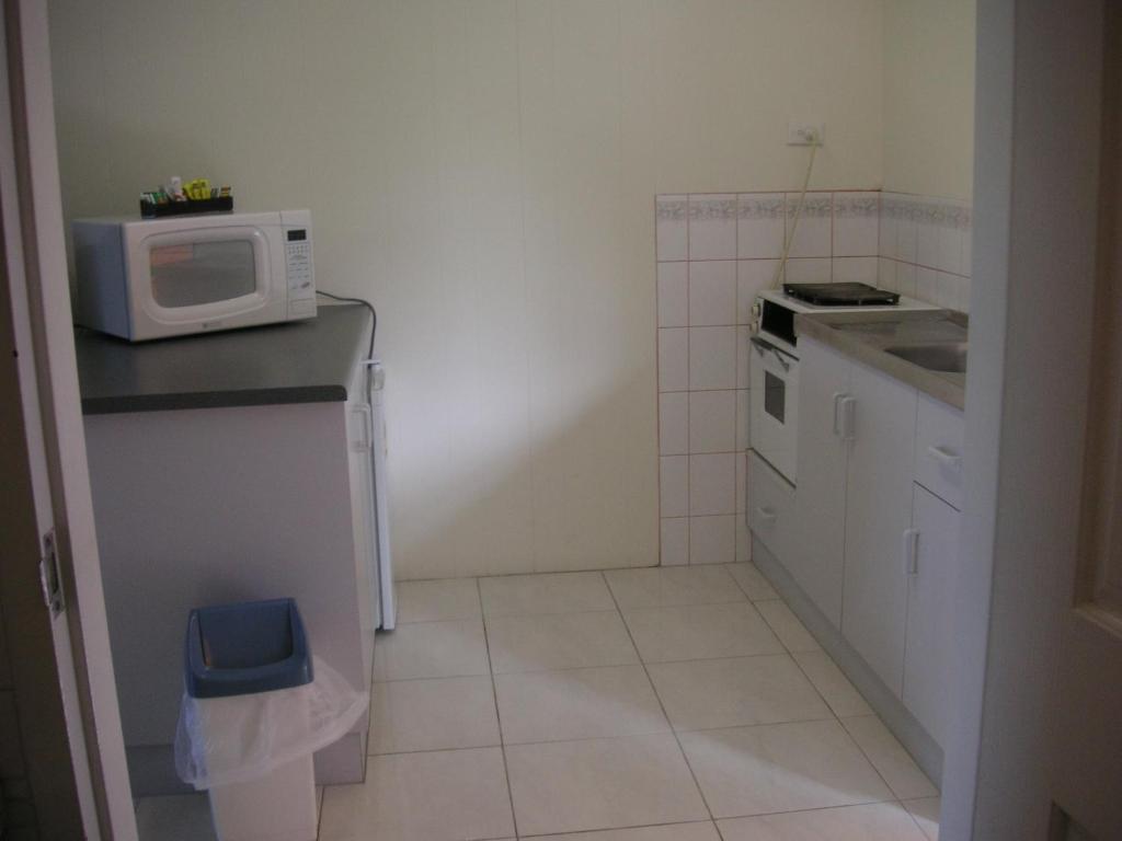 ケアンズ ホリデイ ロッジ 部屋 写真